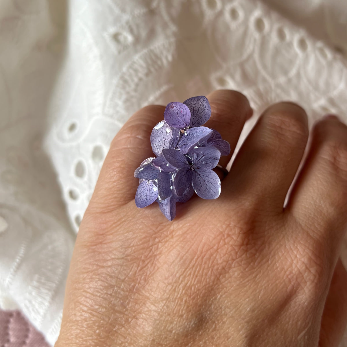 ANELLO IN ACCIAIO CON FIORI DI ORTENSIA LILLA VERA