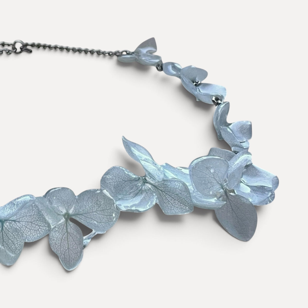 COLLANA GIROCOLLO CON FIORI VERI DI ORTENSIE CELESTI
