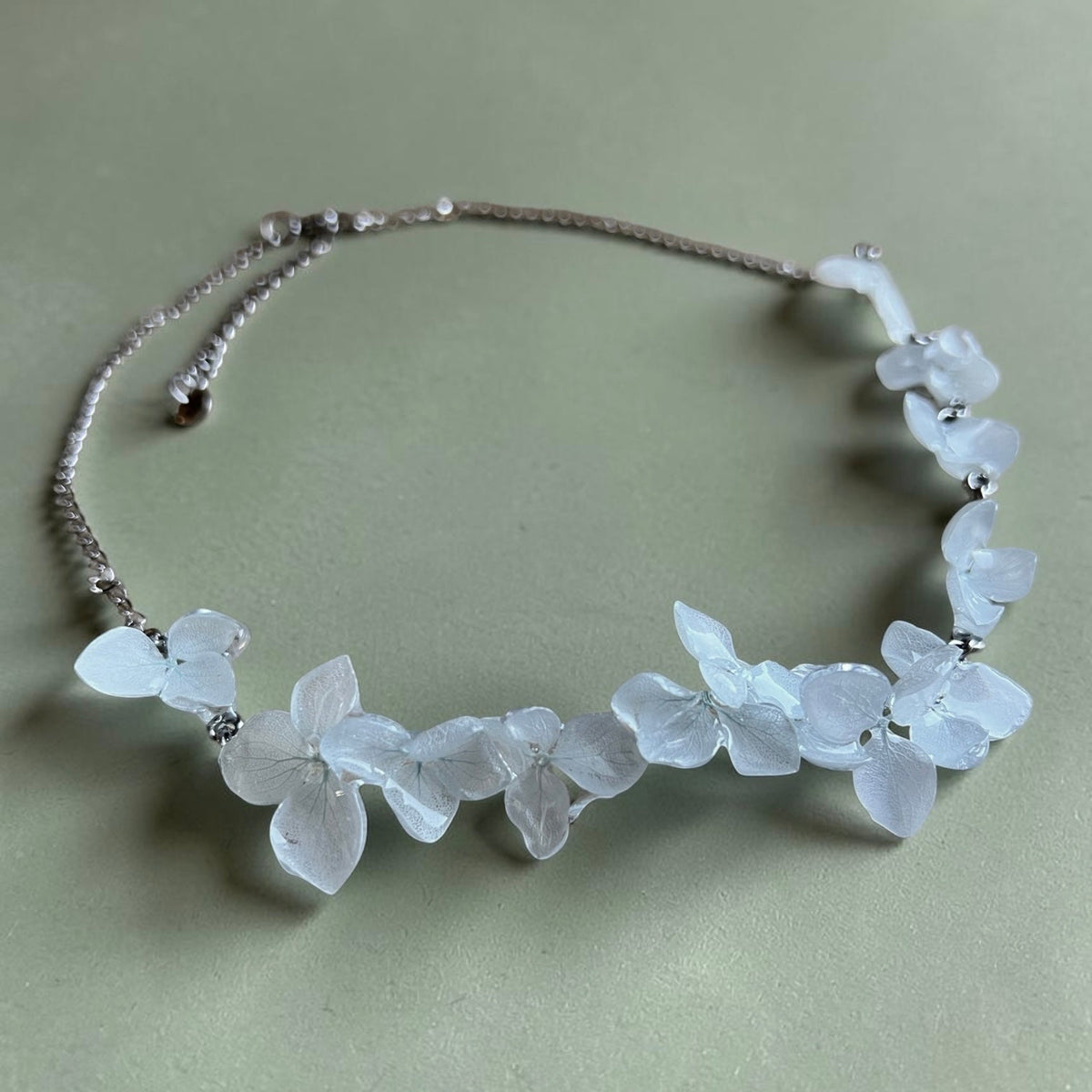 COLLANA GIROCOLLO CON FIORI VERI DI ORTENSIE CELESTI