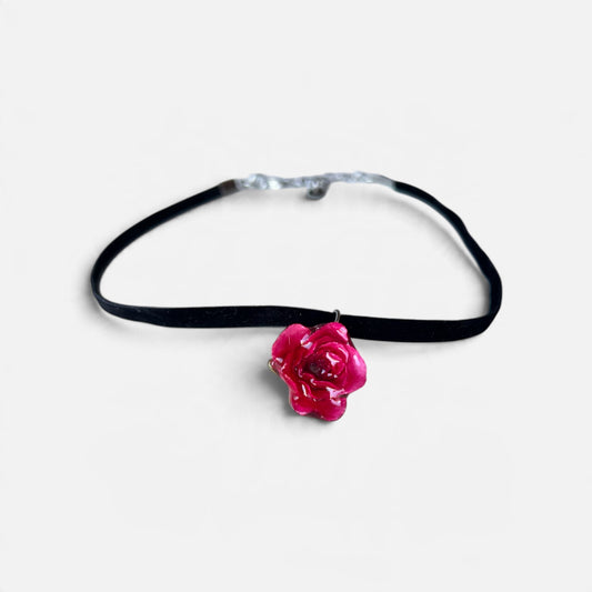 COLLANA CHOKER IN VELLUTO NERO CON BOCCIOLO DI ROSA VERA