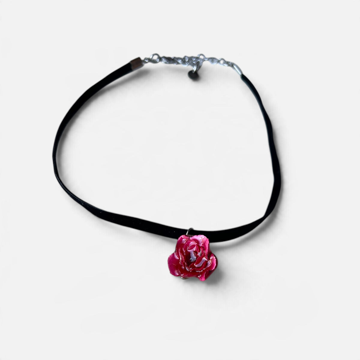 COLLANA CHOKER IN VELLUTO NERO CON BOCCIOLO DI ROSA VERA