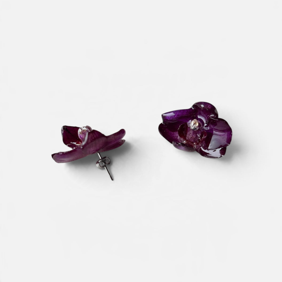 ORECCHINI BOTTONCINO CON FIORI VERI DI ORCHIDEA VIOLA
